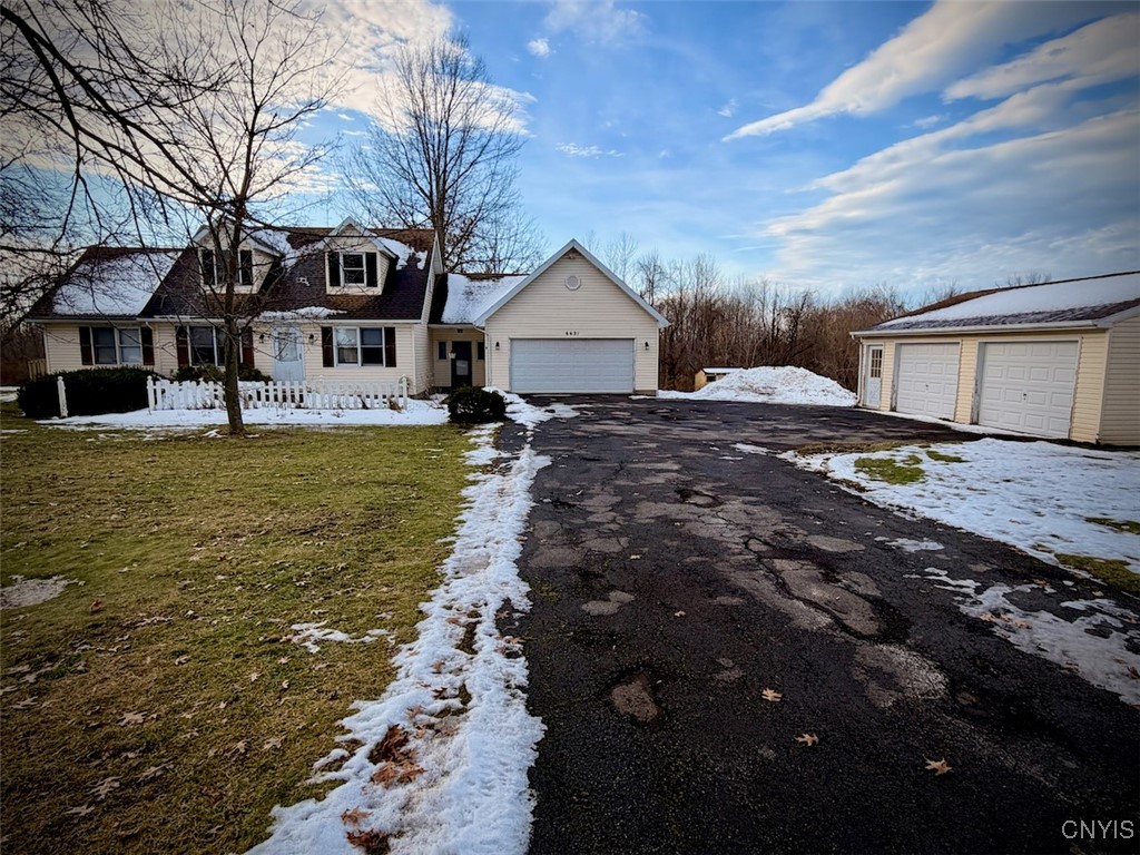 6621 E Port Bay Road