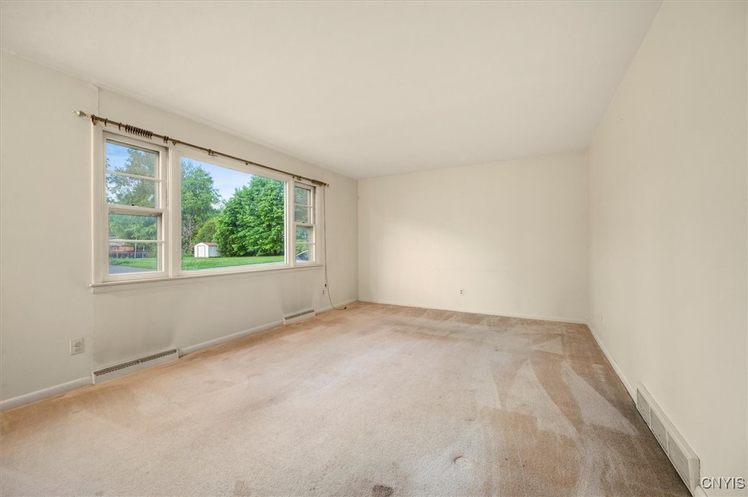 514 Locust Drive, Utica, New York image 2