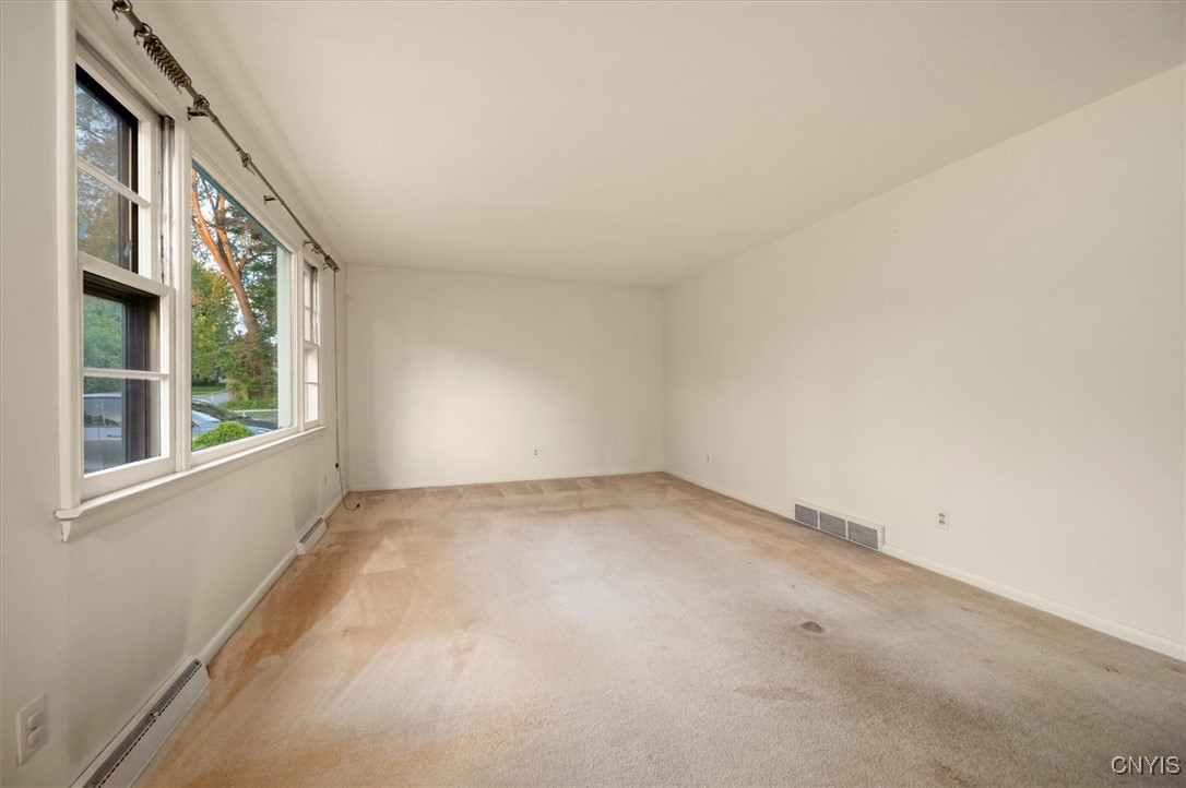 514 Locust Drive, Utica, New York image 5