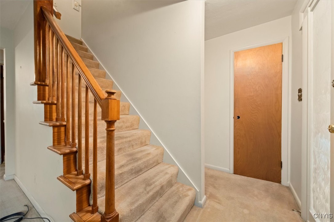 514 Locust Drive, Utica, New York image 19