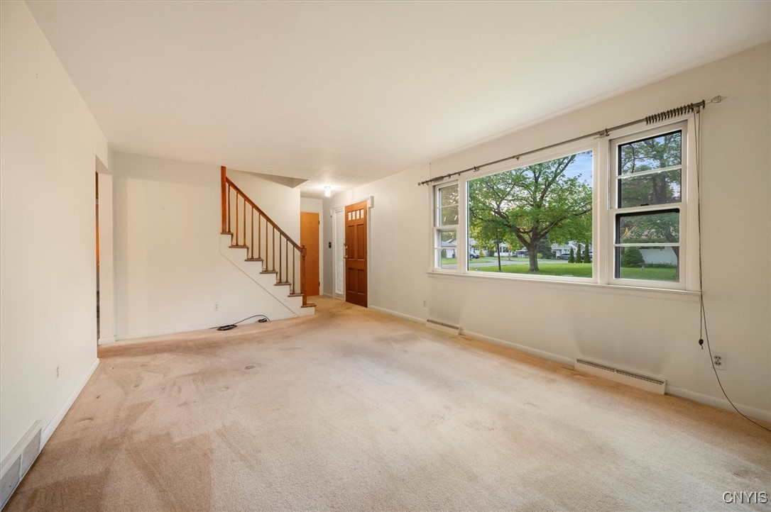 514 Locust Drive, Utica, New York image 3
