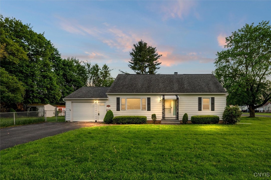 514 Locust Drive, Utica, New York image 1