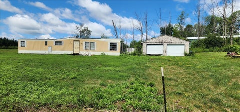 Photo of 559 Hacadam Road, Frankfort, NY 13456 (MLS # S1702516)