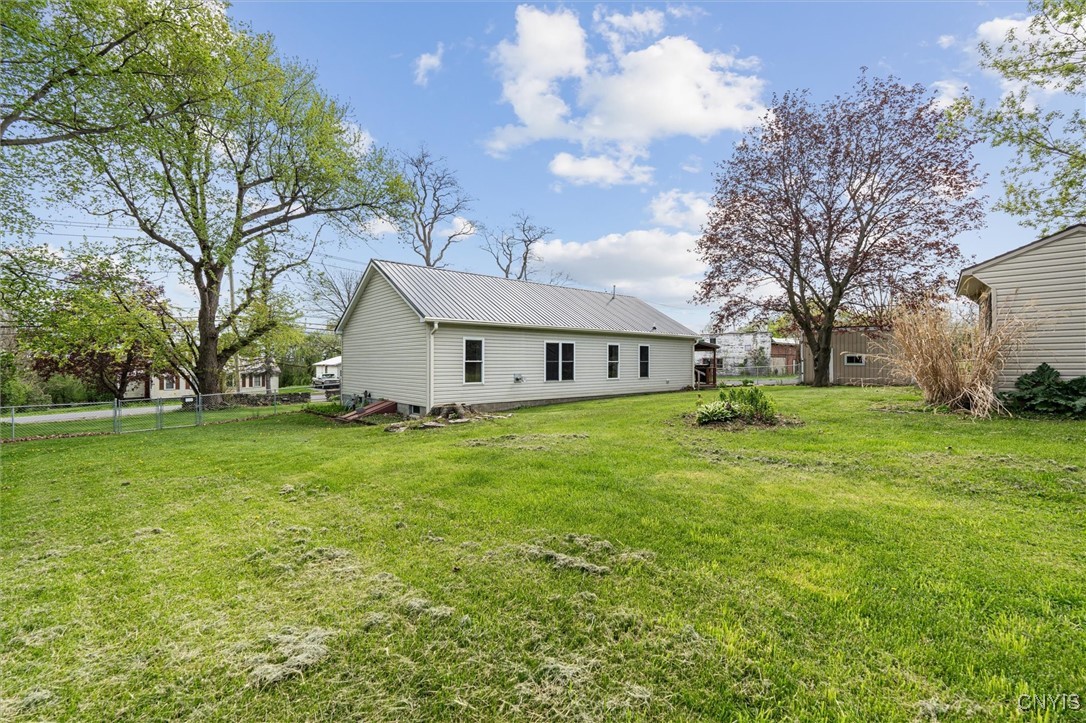 542 Lakeview Drive, Brownville, New York image 30