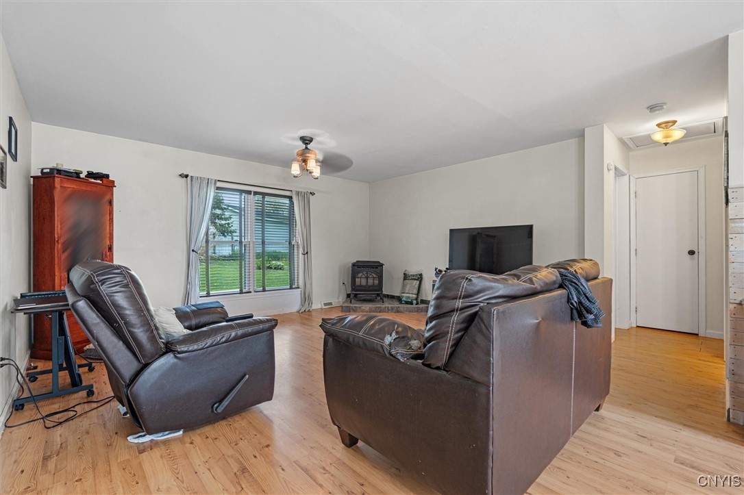 542 Lakeview Drive, Brownville, New York image 8