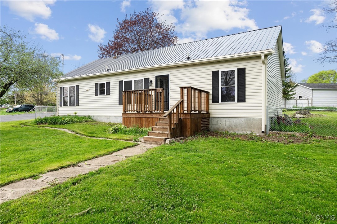 542 Lakeview Drive, Brownville, New York image 2