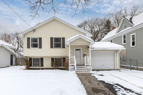 Photo of 806 Tallman Street, Syracuse, NY 13204 (MLS # S1655012)