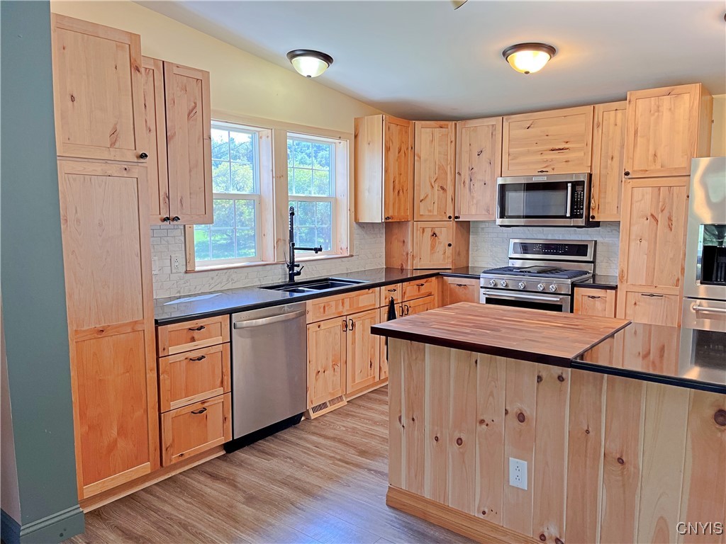 Richland, New York 13142, United States, 3 Bedrooms Bedrooms, ,2 BathroomsBathrooms,Residential,Active,204204