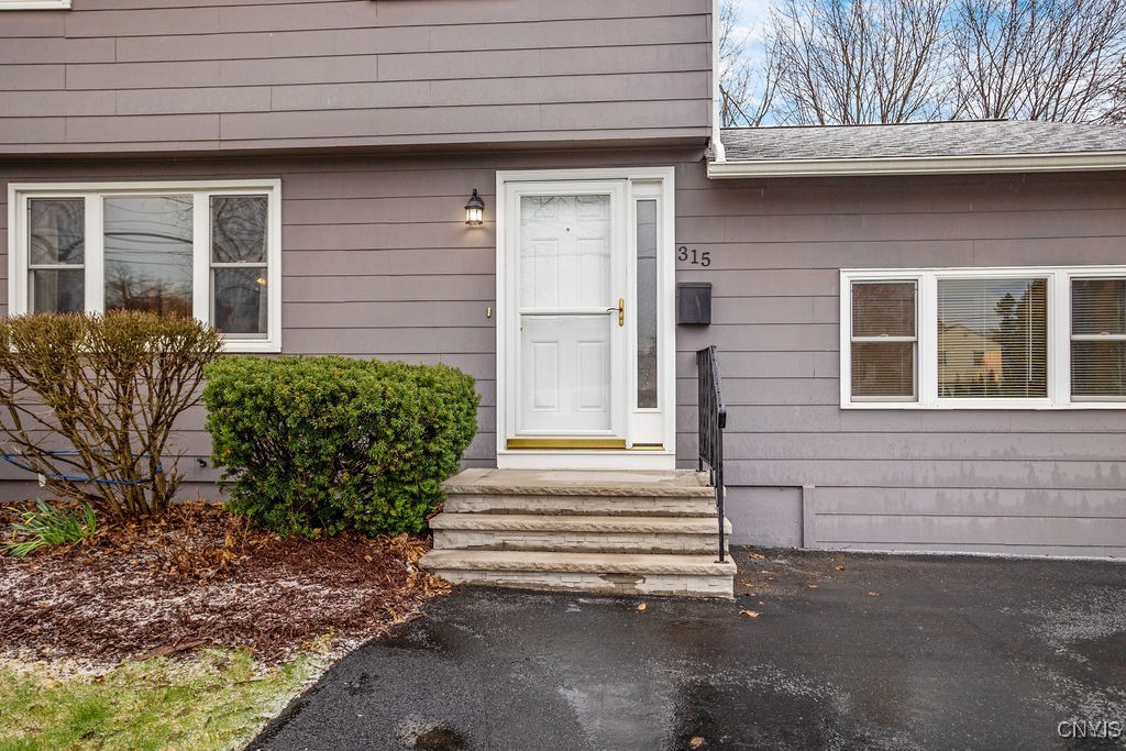 315 Germania Avenue, Camillus, New York image 5