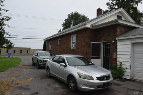 Tiny photo for 6086 Court Street Road, DeWitt, NY 13206 (MLS # S1708593)