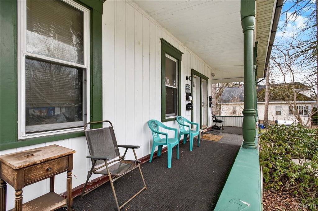 Photo of 612 West Seneca Turnpike Avenue, Syracuse, NY 13207 (MLS # S1666536)