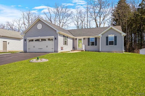 Homes For Sale - 8577 Cobalt Drive<br/> Cicero, NY 13039