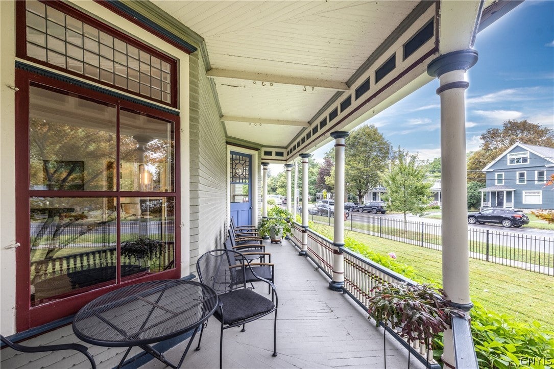 2 W Lake Street