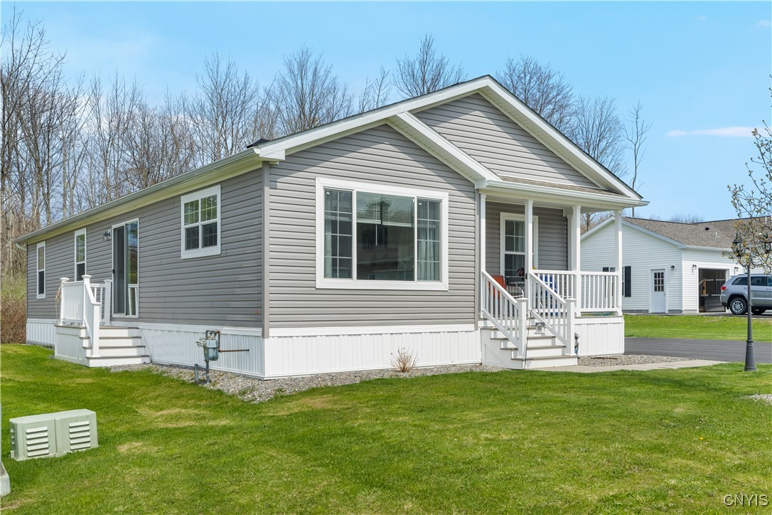 313 Gracie Place, New Hartford, New York image 3