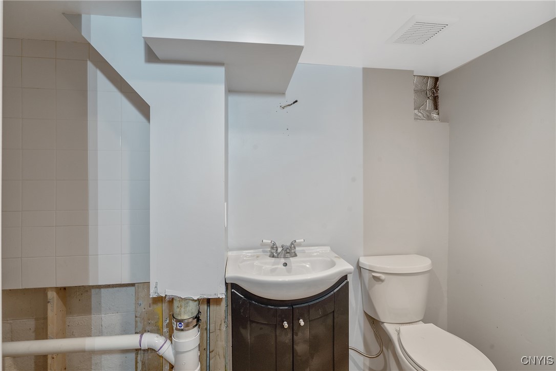 504 Beverly Drive, Camillus, New York image 22