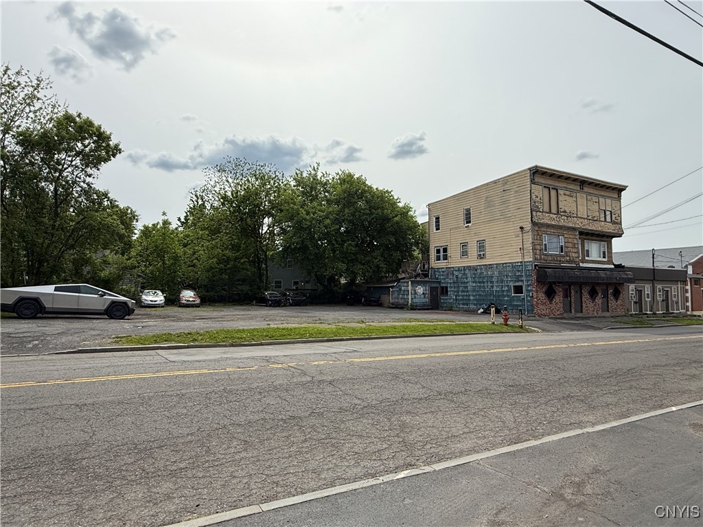 1925 W Fayette Street