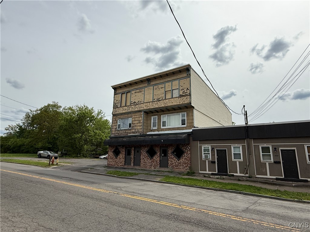 1925 W Fayette Street