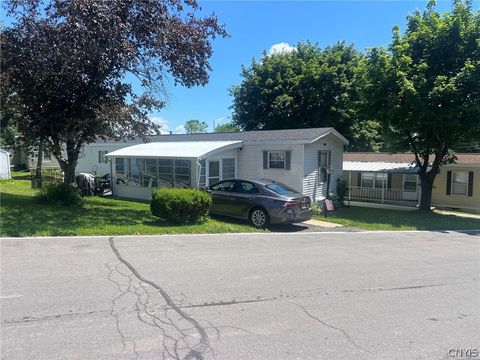 Mobile Home For Sale - 4 Singleton Dr Dr<br/> New Hartford, NY 13413