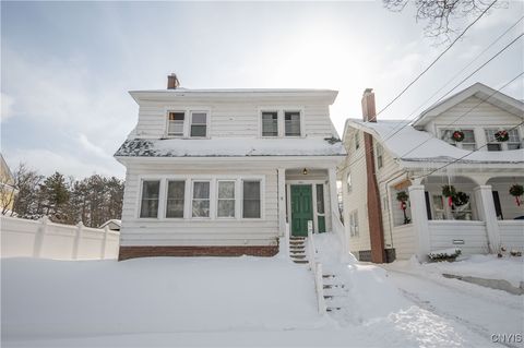 Photo of 221 WHITTIER Avenue, Syracuse, NY 13204 (MLS # S1660738)