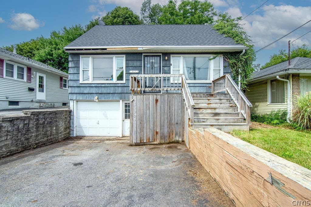 Photo of 432 S Edwards Avenue, Syracuse, NY 13206 (MLS # S1704446)