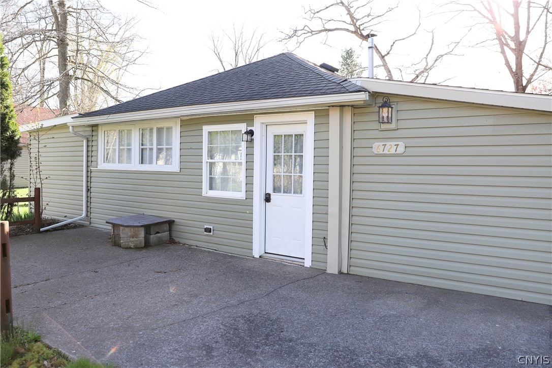 6727 N Lakeshore Road