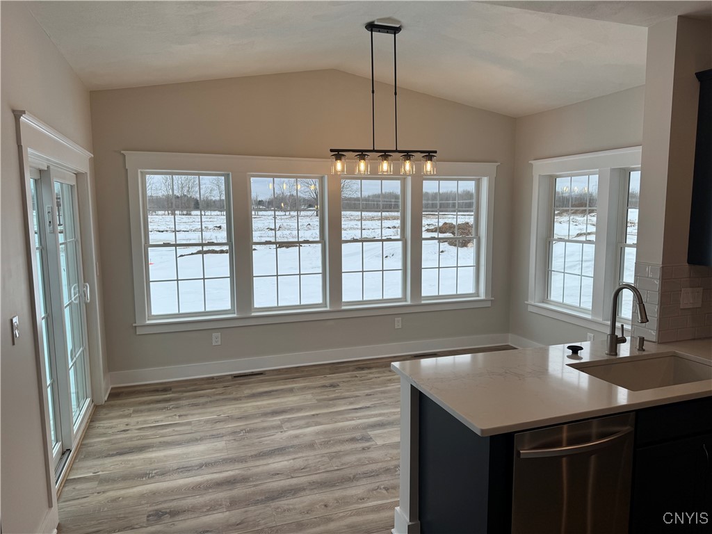 8531 Angus Path, Cicero, New York image 16