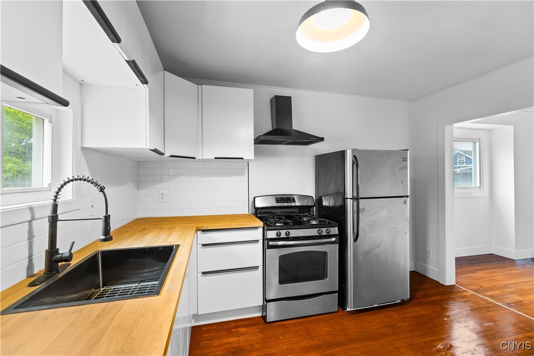 1310 Oak Street, Utica, New York image 6