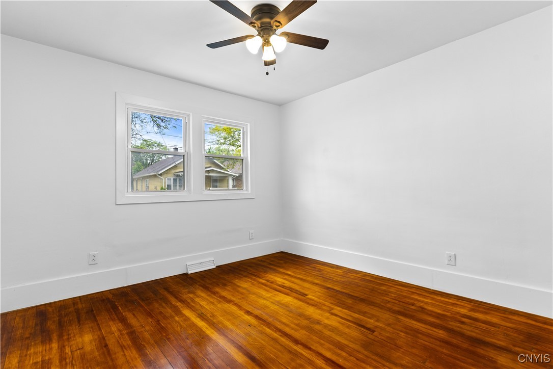 1310 Oak Street, Utica, New York image 11