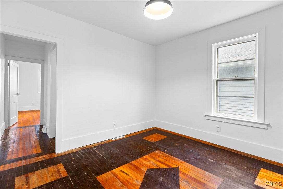 1310 Oak Street, Utica, New York image 7