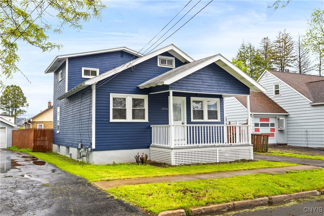 1310 Oak Street, Utica, New York image 2