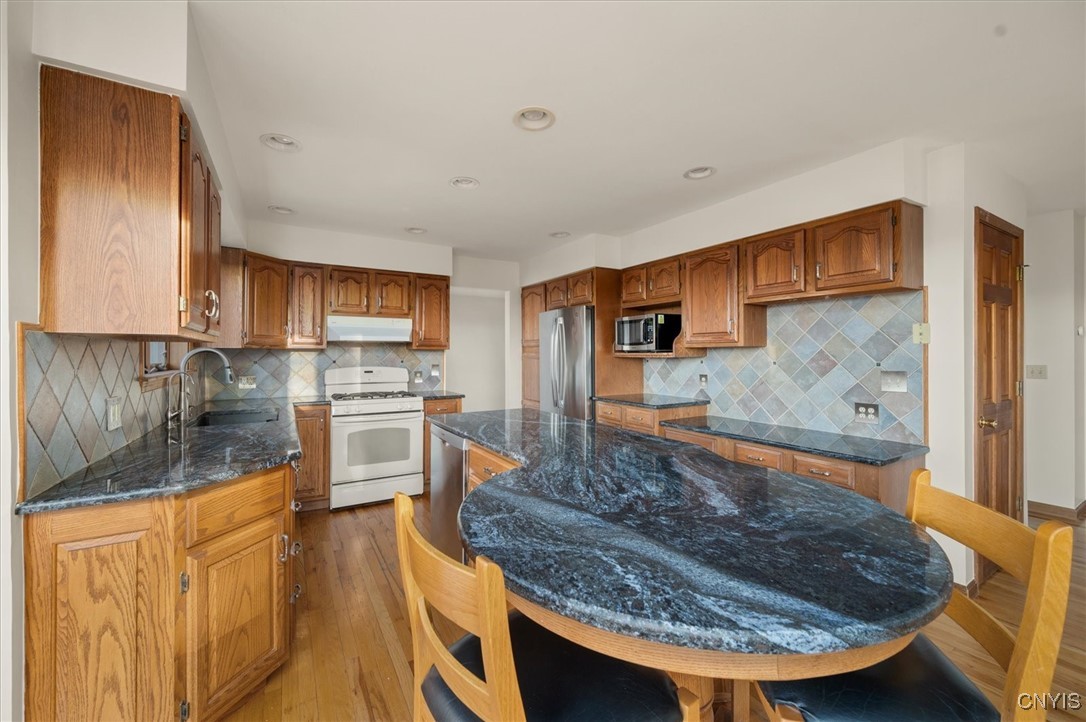 7313 Bonney Acres, Madison, New York image 23