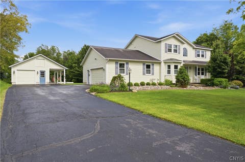 Homes For Sale - 1014 Wheatfield Way<br/> Camillus, NY 13031