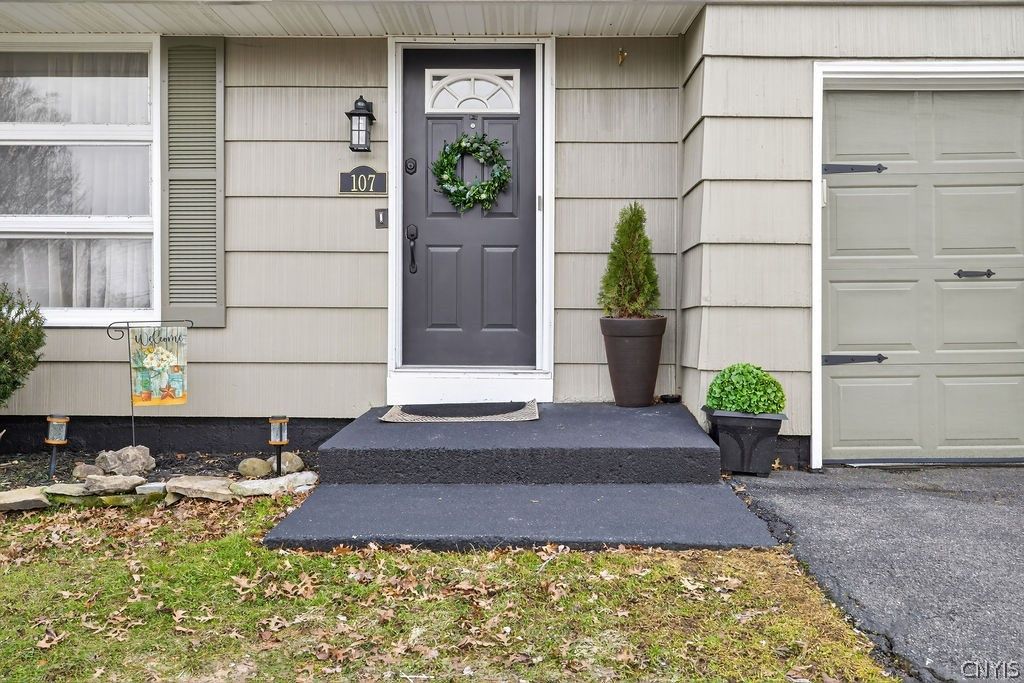 Photo of 107 Sheraton Road, Onondaga, NY 13219 (MLS # S1665747)