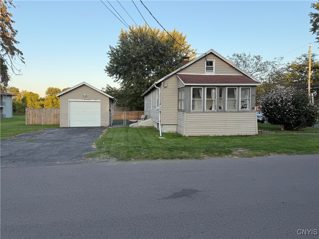 500 Hazelhurst Avenue