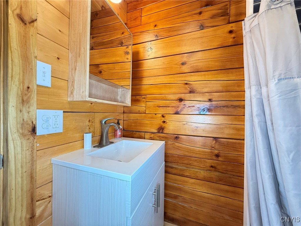 984 Waterloo Geneva Road