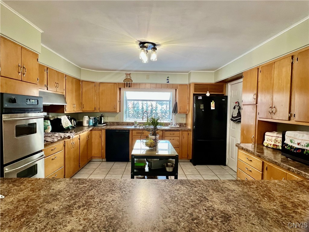 8 Bellevue Avenue, Cortland, New York image 10