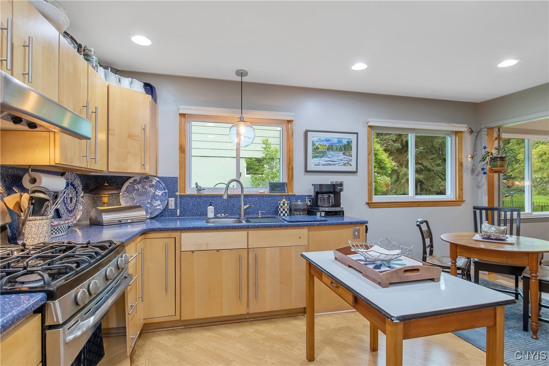 202 Bradford Parkway, Syracuse, New York image 16