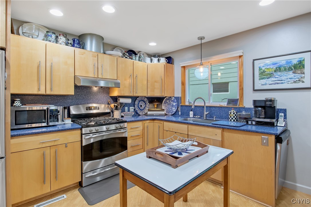 202 Bradford Parkway, Syracuse, New York image 18