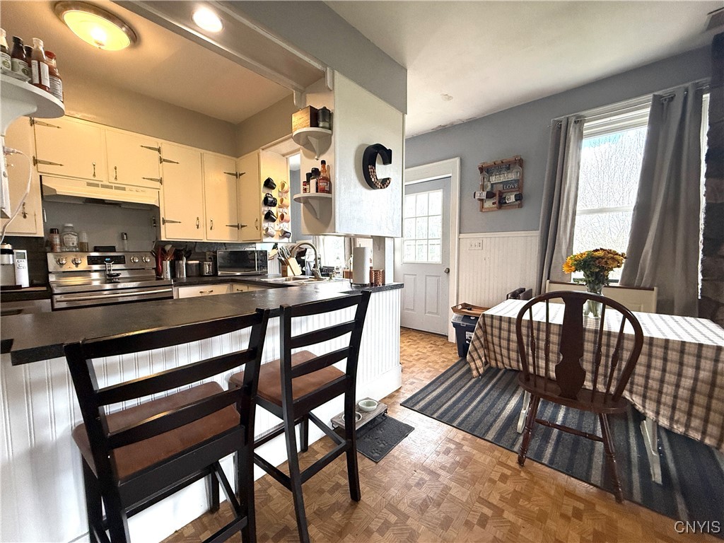 Cuyler, New York 13052, United States, 4 Bedrooms Bedrooms, ,2 BathroomsBathrooms,Residential,Pending,32941