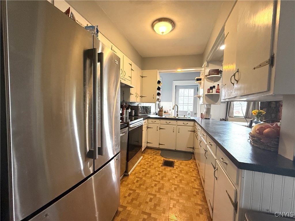 Cuyler, New York 13052, United States, 4 Bedrooms Bedrooms, ,2 BathroomsBathrooms,Residential,Pending,32941