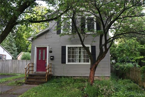 Homes For Sale - 407 Walnut Street<br/> Onondaga County, Manlius, NY 13066