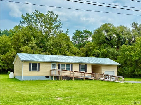 Homes For Sale - 5946 Valley Mills Road<br/> Stockbridge, NY 13409