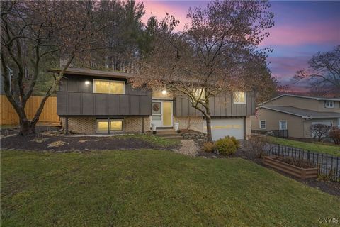 Photo of 4622 Glencliffe Road, Manlius, NY 13104 (MLS # S1655262)