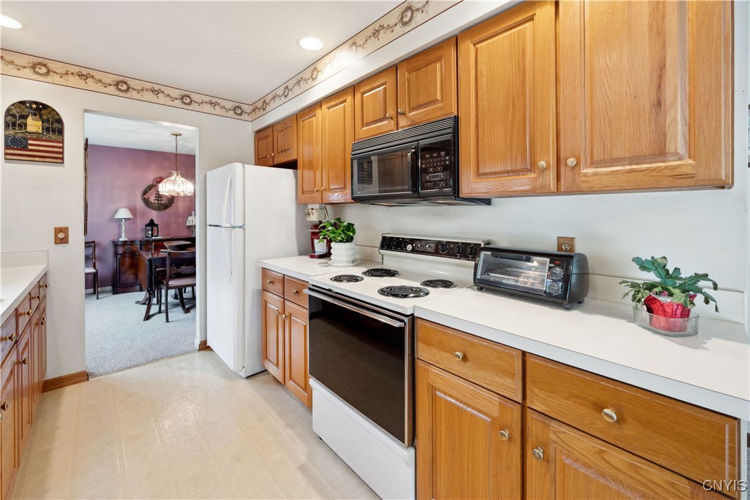 102 Sylvan Street, Elbridge, New York image 22