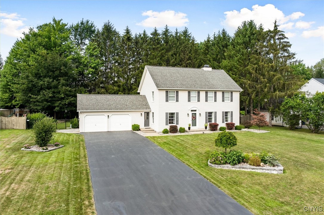 12 Pippin Wood Drive