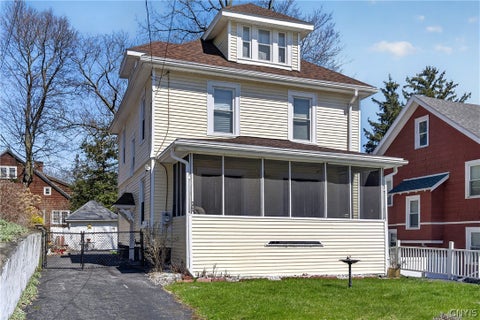 Homes For Sale - 204 Parkway Drive<br/> Syracuse, NY 13207