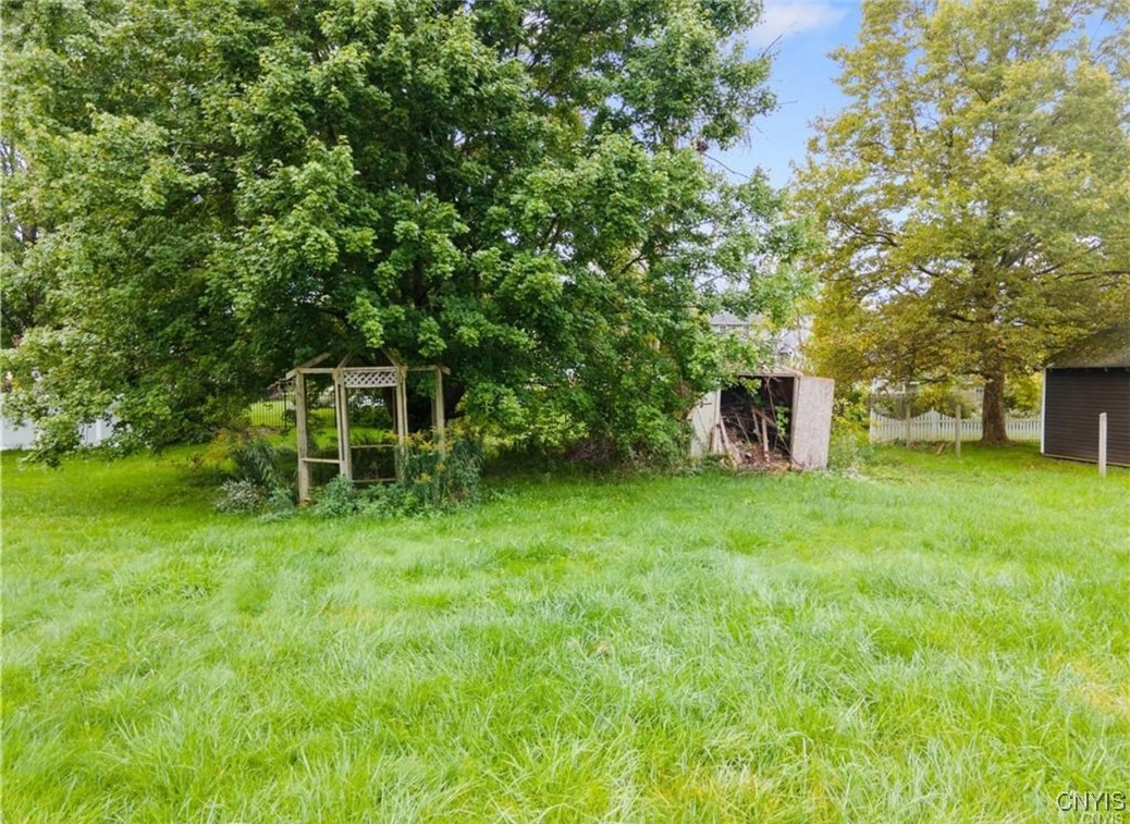 6208 Leslieanne Path, Cicero, New York image 2