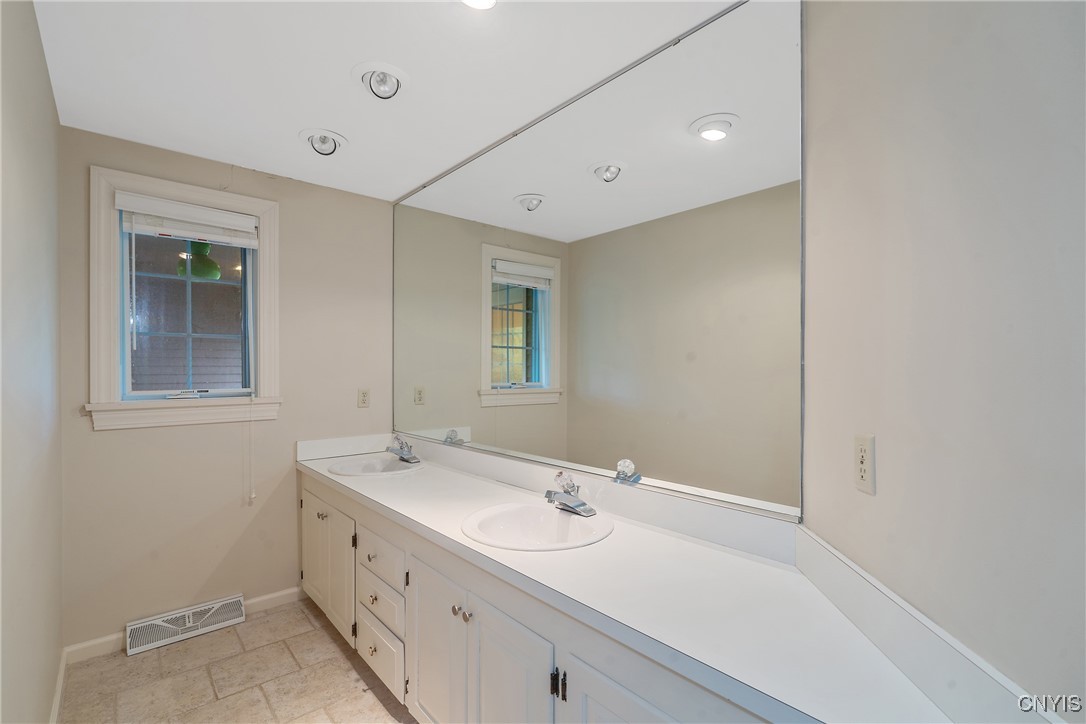 4604 Watergap, Manlius, New York image 32