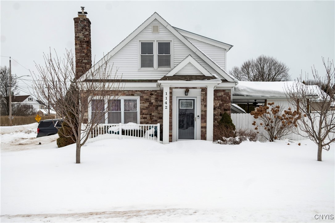 1142 Ontario Street, Utica, New York image 1