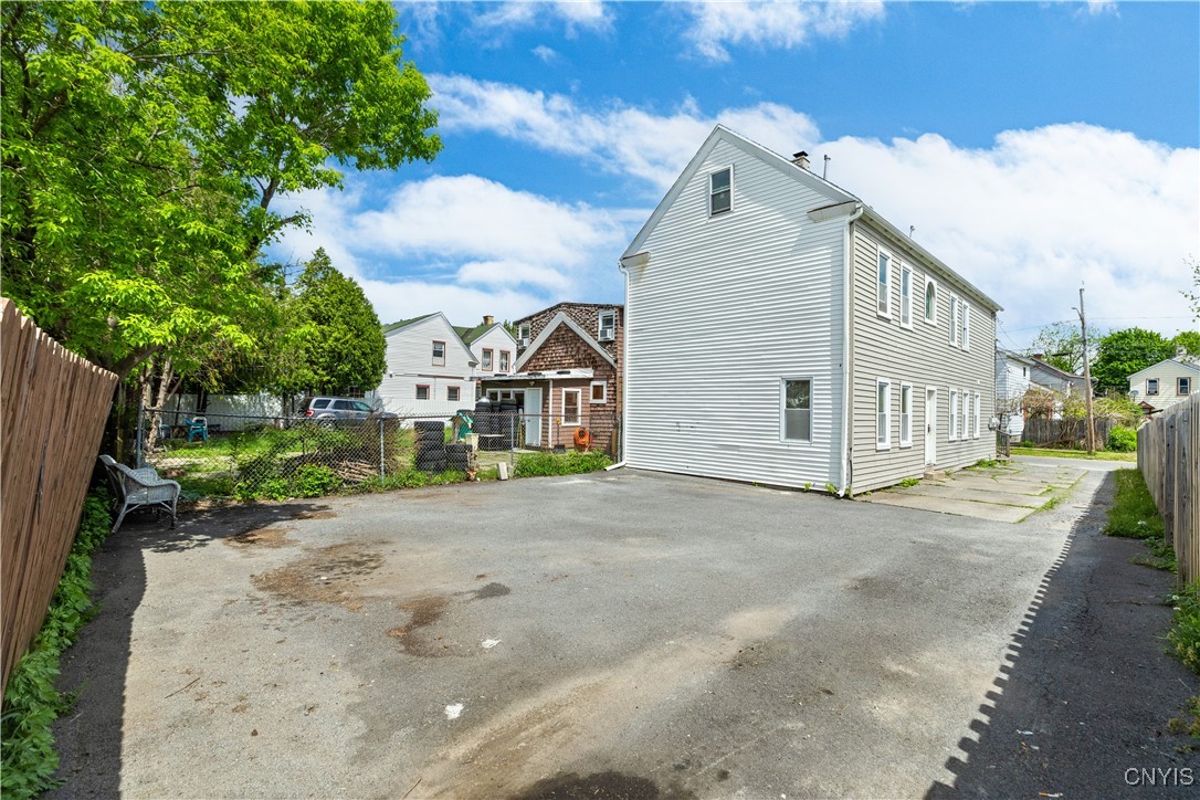 711 Bristol Street